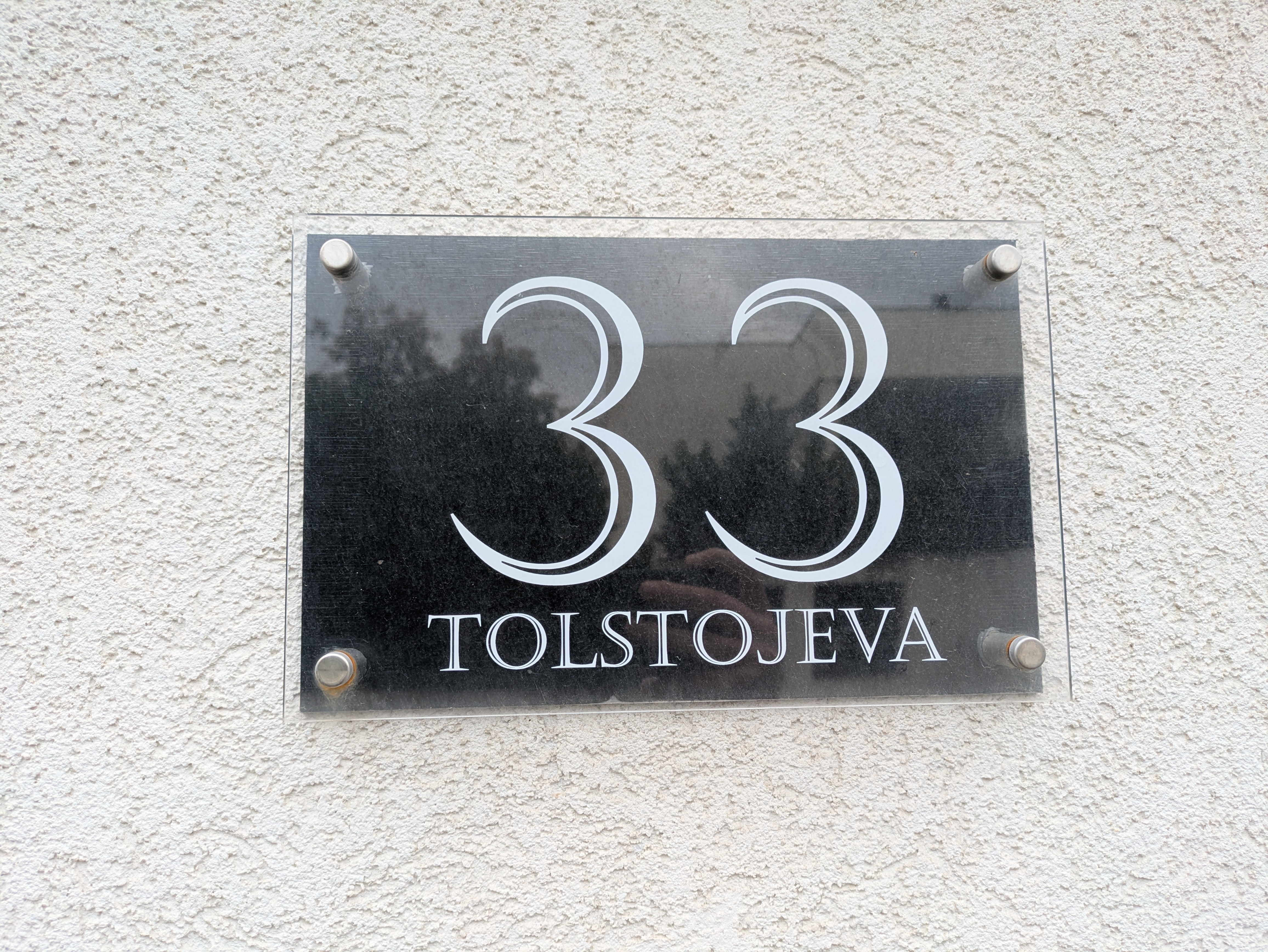 33 Tolstojeva