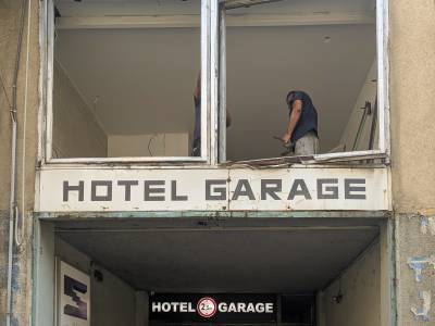 Hotel Garage